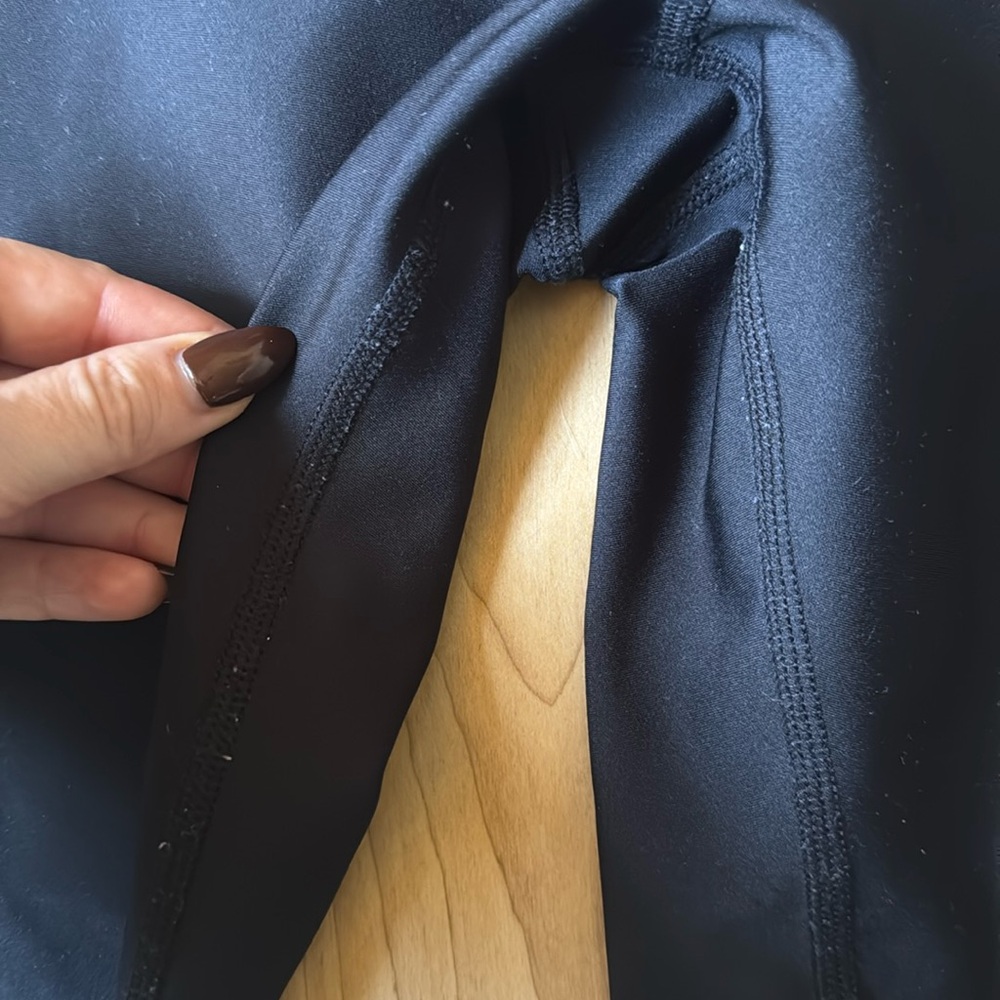 Alo Black Leggings - Picture 3 of 5